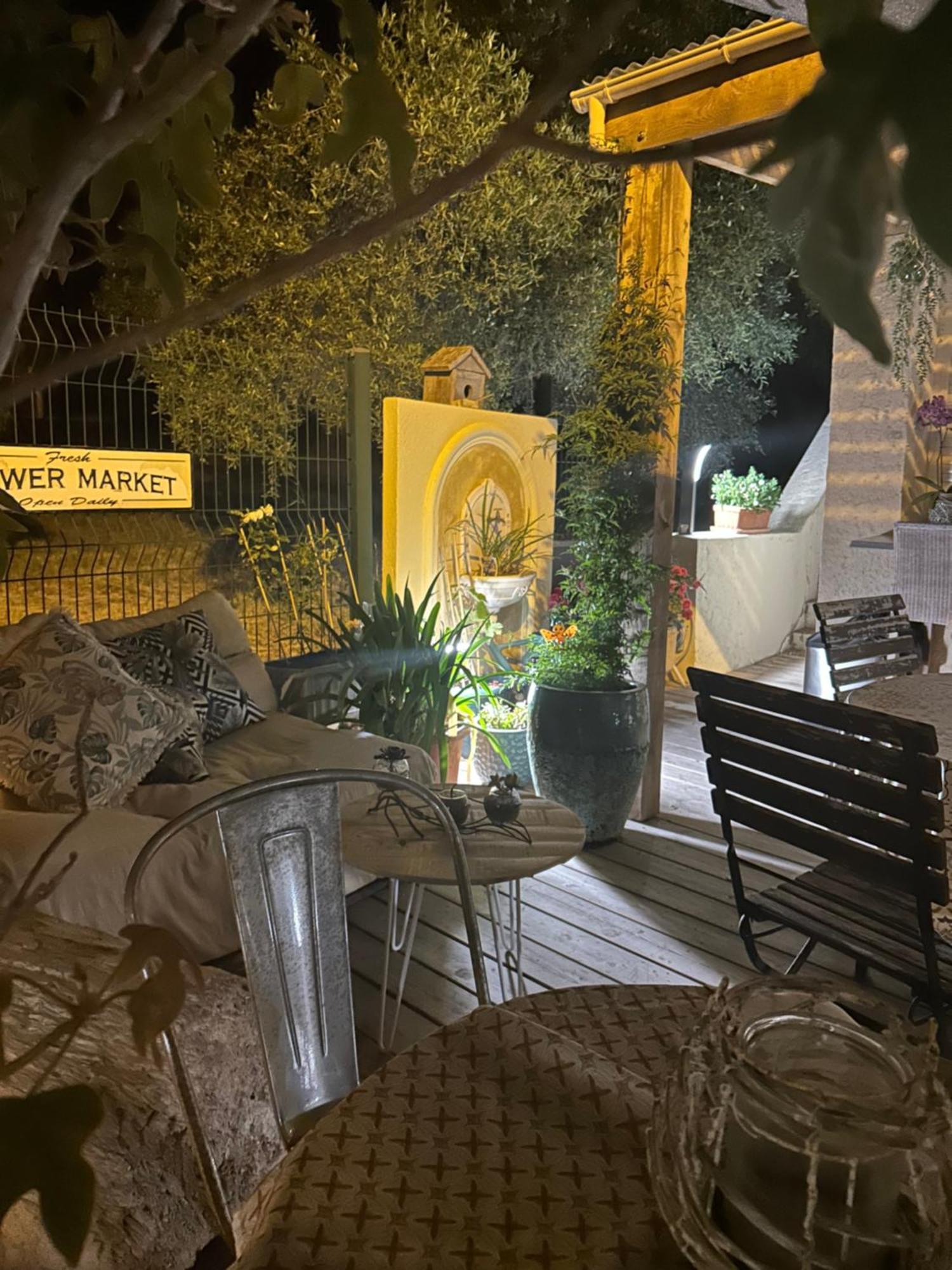 Hotel Auberge Provencale Saint-Raphael  Bagian luar foto